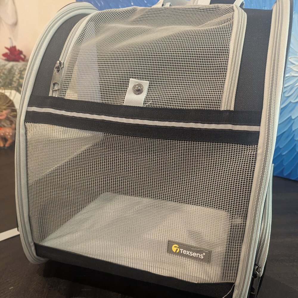 Texsens Innovative Traveler Bubble Backpack Pet Carrier
